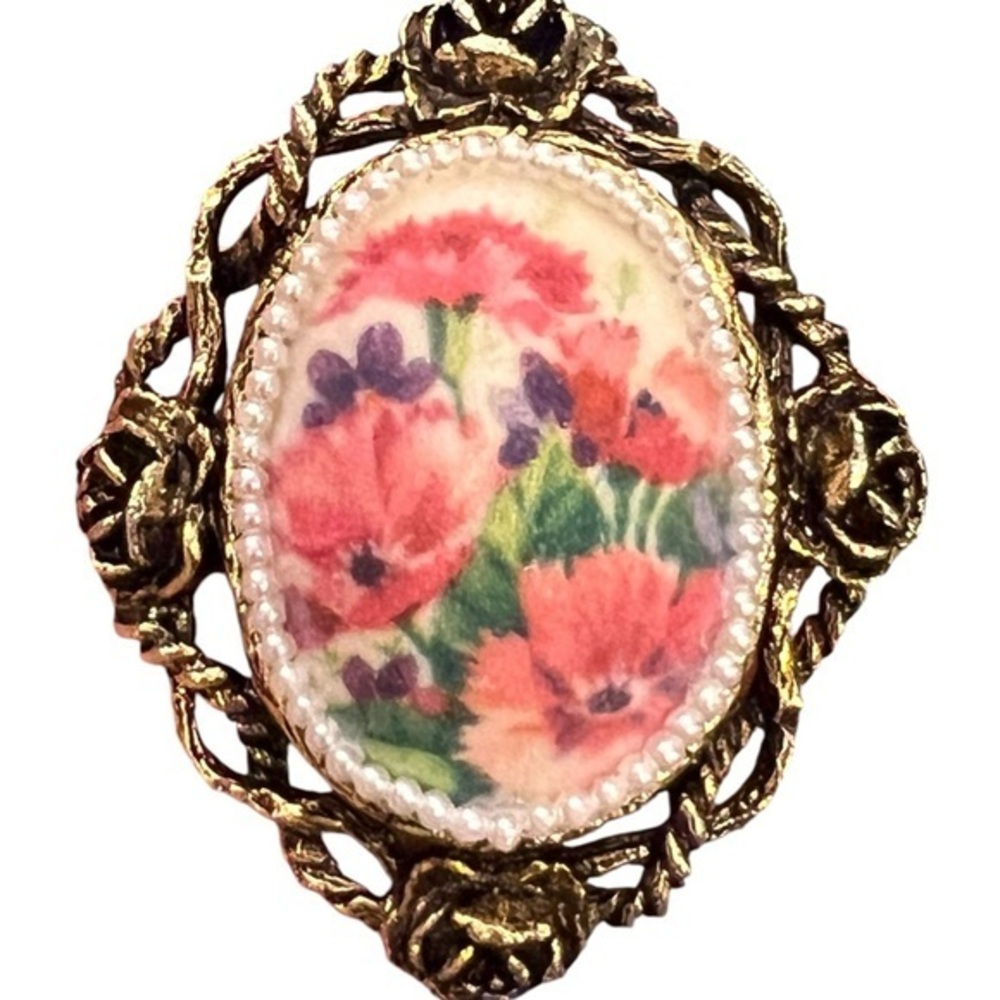 VTG Oval Sugar Crystal Milk Glass Floral Brooch Faux‎ Pearl Victorian Frame Pin